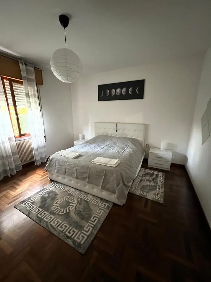 Appartamento Al Piano Terra Vicino All'Aeroporto. Quinto Di Treviso Apartamento